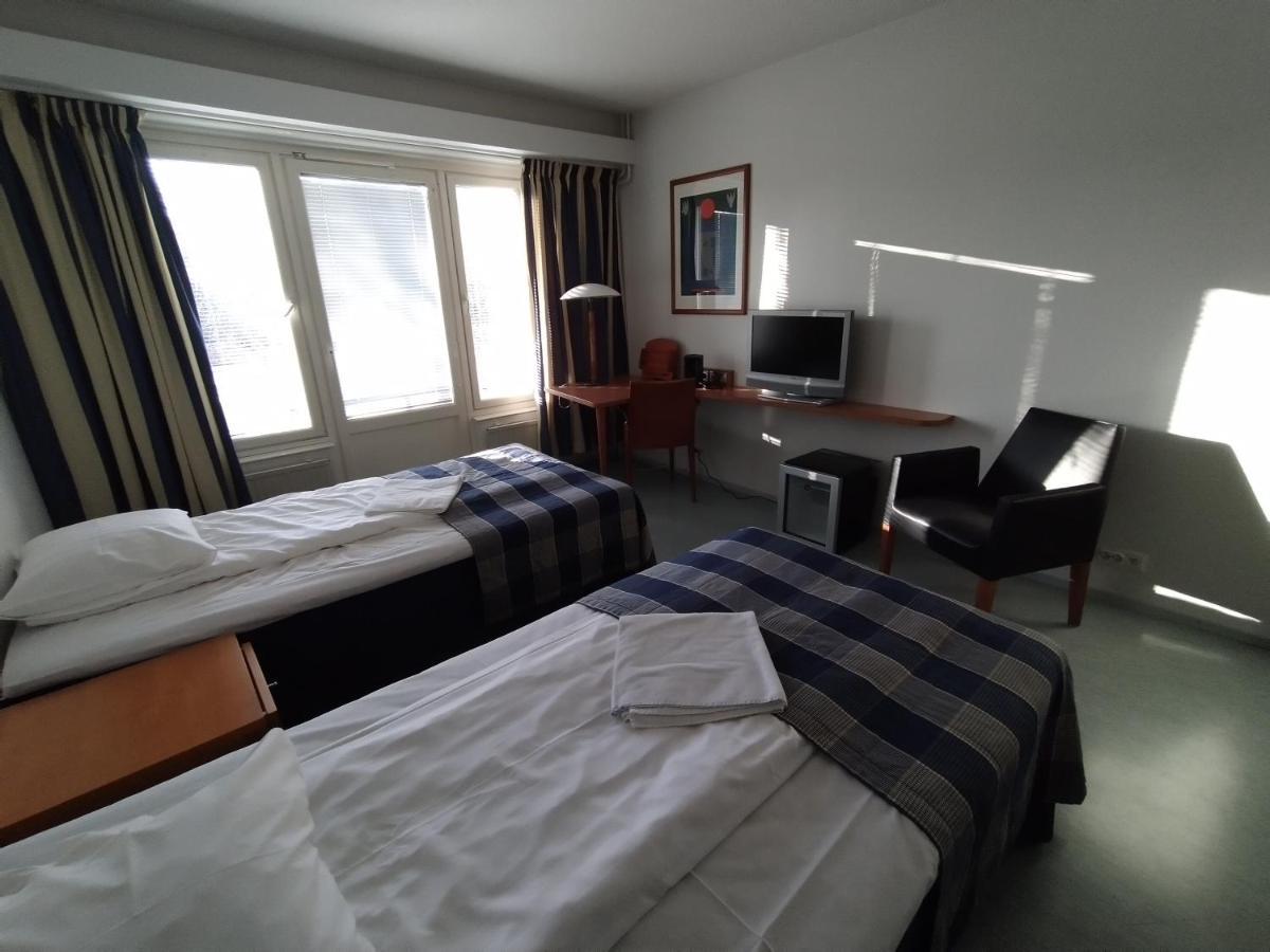 West Side Hotel トゥルク エクステリア 写真