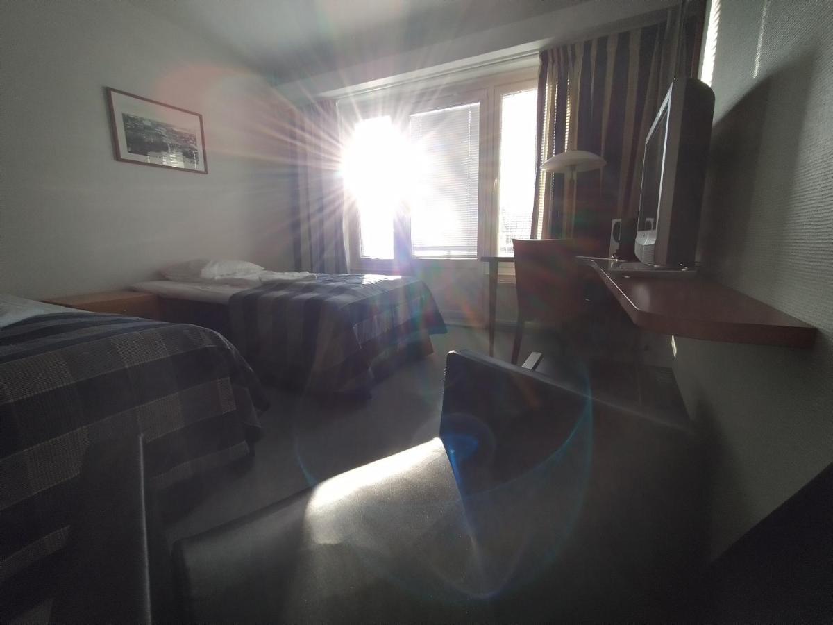 West Side Hotel トゥルク エクステリア 写真