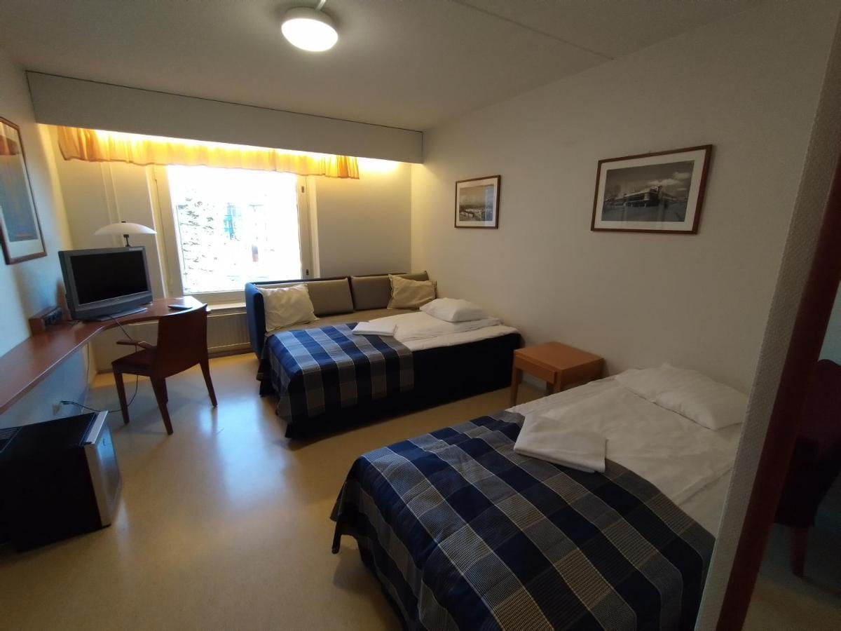West Side Hotel トゥルク エクステリア 写真